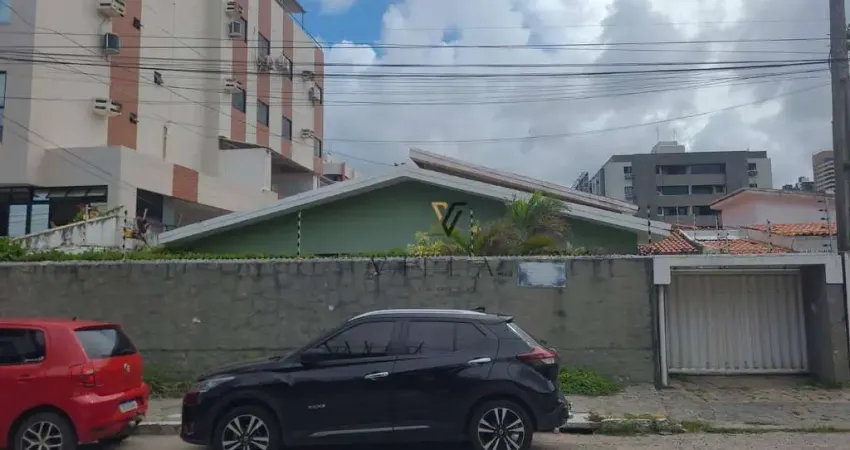 Casa Ampla com 3 dormitórios, Sala e Varanda à venda por R$ 2.500.000 - Manaíra - João Pessoa/PB