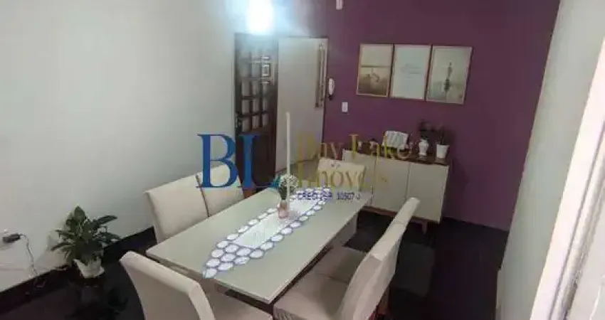 Casa ampla com 4 dormitórios, suíte e garagem para até 7 carros