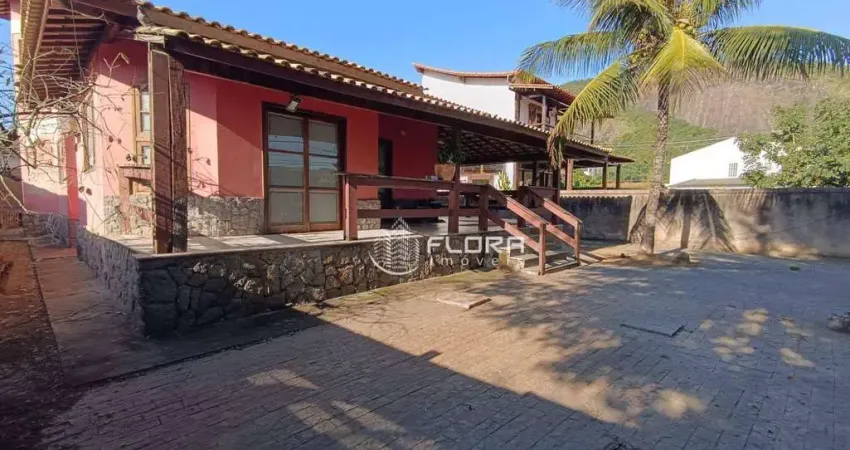Casa com 3 dormitórios à venda, 250 m² por R$ 900.000,00 - Itaipu - Niterói/RJ