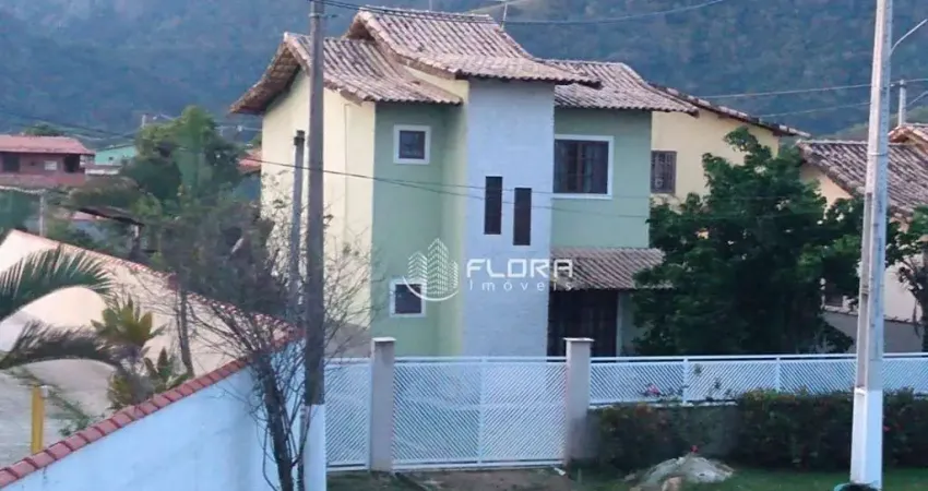 Casa duplex com 2 dormitórios à venda, 103 m² por R$ 500.000 - São José do Imbassaí - Maricá/RJ