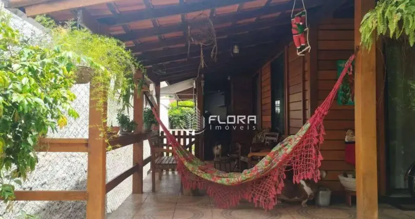 Casa com 3 dormitórios à venda, 120 m² por R$ 999.000,00 - Mata Paca - Niterói/RJ