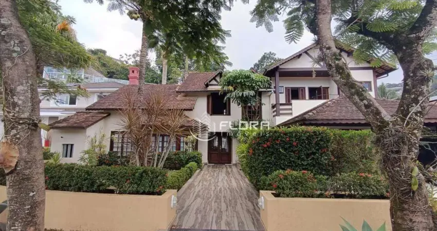 Casa com 4 dormitórios à venda, 452 m² por R$ 2.500.000,00 - Piratininga - Niterói/RJ