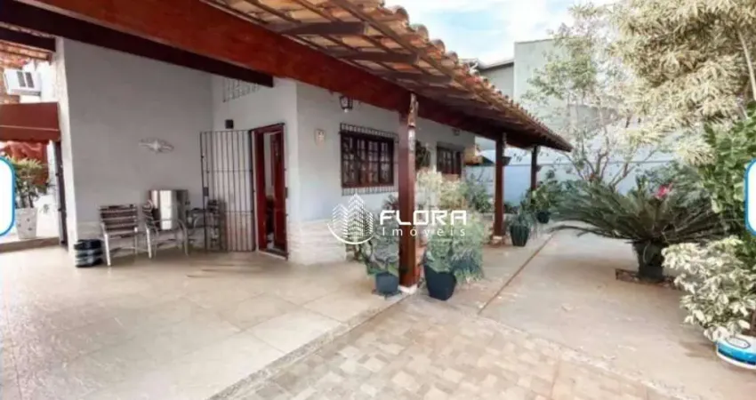 Casa com 4 dormitórios à venda, 300 m² por R$ 950.000,00 - Itaipu - Niterói/RJ