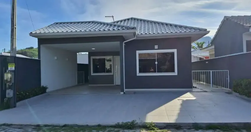 Casa Linear, estilo colinal, Condomínio Vitória dos Anjos, com 120 m², à venda por R$ 750.000,00 , Cajueiros, Maricá- Rj
