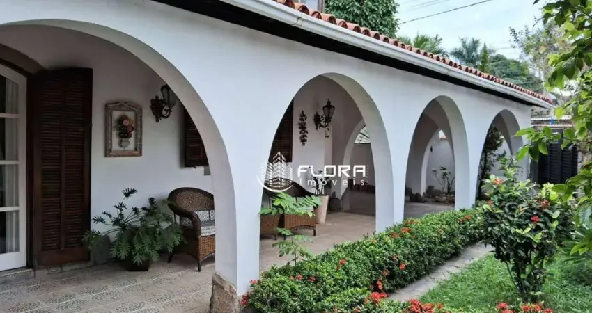Casa com 4 quartos, sendo 2 suítes, em Condomínio Fechado, Centro - Maricá - RJ