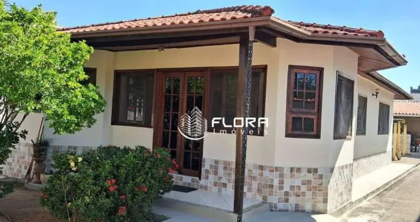 Casa Colonial, em Condomínio Fechado, com 140  m², 3 quartos com 1 suite, à venda por R$ 520.000,00 , Maricá - RJ