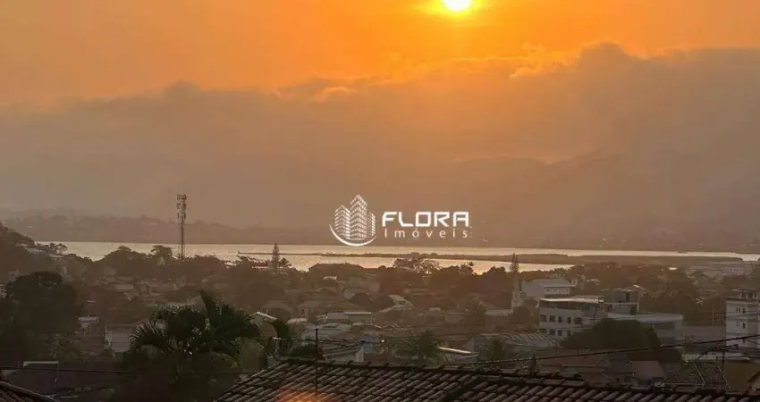 Casa com 2 dormitórios à venda, 132 m² por R$ 730.000 - Centro - Maricá/RJ