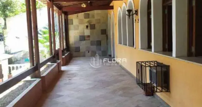 Casa com 3 dormitórios à venda, 370 m² por R$ 2.400.000,00 - Itacoatiara - Niterói/RJ