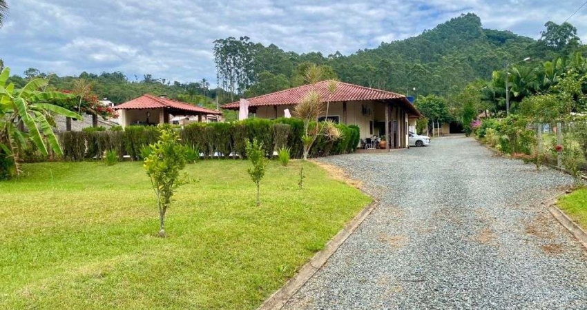 Chácara com 3 dormitórios à venda, 2578 m² por R$ 950.000,00 no Porto Escalvados em Navegantes/SC