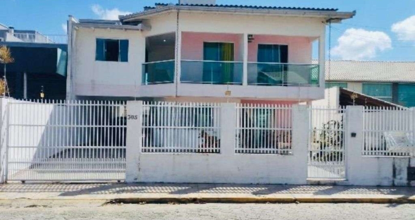 Casa com 5 dormitórios à venda, 300 m² por R$ 1.300.000,00 - Centro - Navegantes/SC