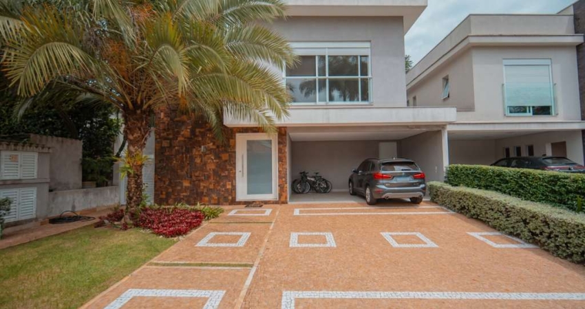 Casa em Condomínio para Venda em Santana de Parnaíba, Alphaville, 3 dormitórios, 1 suíte, 4 banheiros, 4 vagas