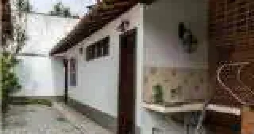 Casa em Condomínio para Locação em Santana de Parnaíba, Alphaville, 4 dormitórios, 2 suítes, 3 banheiros, 2 vagas
