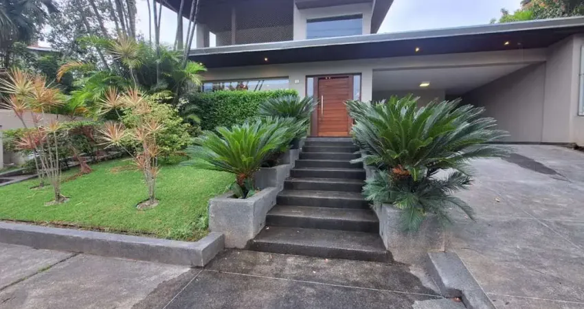 Casa em Condomínio para Locação em Santana de Parnaíba, Alphaville, 4 dormitórios, 4 suítes, 5 banheiros, 2 vagas