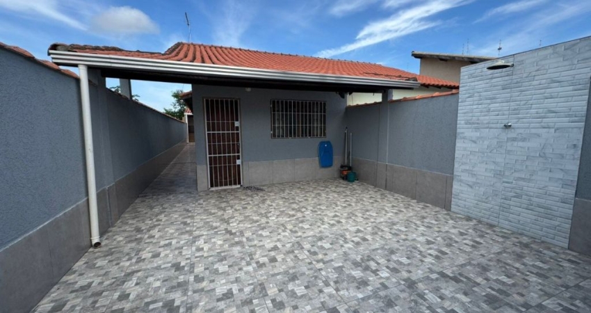 Casa no bairro Guacyra, em Itanhaém-SP