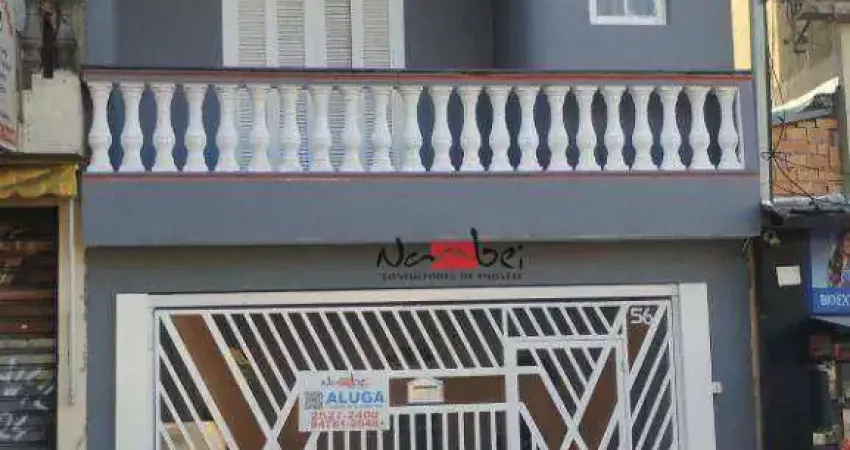 Casa com 3 quartos para alugar na Rua Maruins, Vila Carmosina, São Paulo