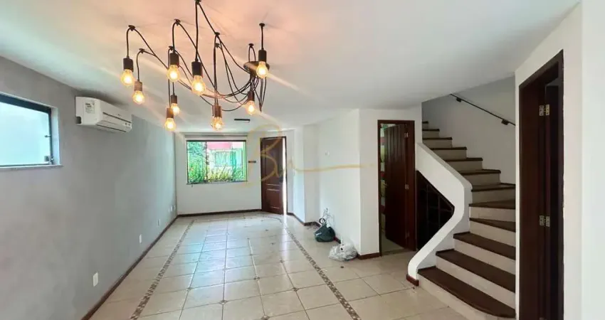 Casa em Condomínio para Locação em Cabo Frio, Palmeiras, 3 dormitórios, 1 suíte, 4 banheiros, 1 vaga