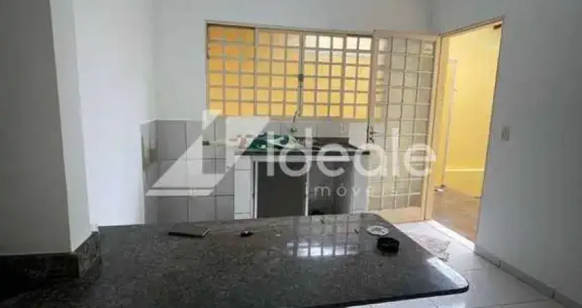 Casa com 2 quartos para alugar na Rua Jundiaí, Cristo Rei, Várzea Grande