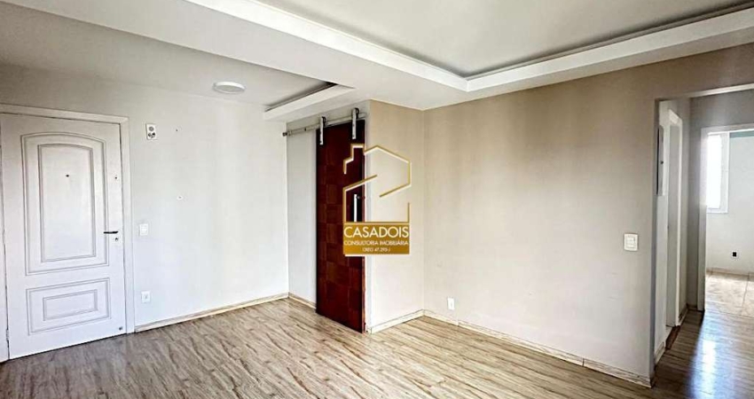 Apartamento &#224; Venda com 3 Quartos e 2 Vagas no Campo Belo - SP, próximo &#224; Colonial Pães e Doces