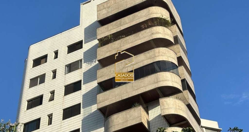 Um Rooftop de Luxo em Moema Pássaros. Cobertura Duplex &#224; venda, 3 quartos suítes e 7 vagas em 472 m&#178; AU.