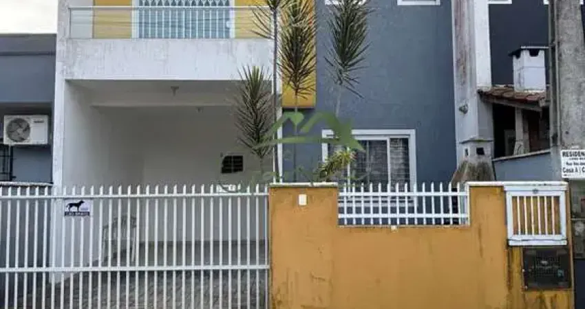 Casa à venda na Rua 3850 Rua São Joao, 54, Itacolomi, Balneário Piçarras