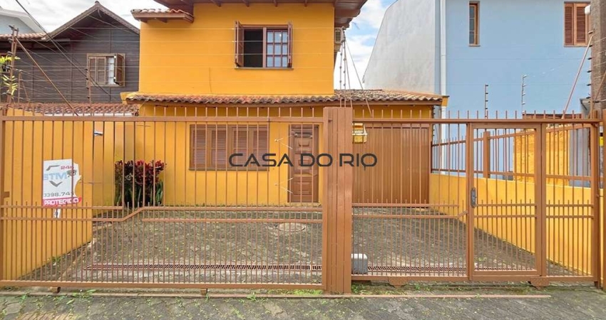 Casa com 3 quartos à venda na Rua Giobatta Giuseppe Petracco, 220, Vila Nova, Porto Alegre