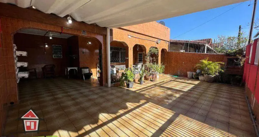 Casa com 3 dormitórios para alugar, 149 m² por R$ 3.900,00/mês - Mirim - Praia Grande/SP