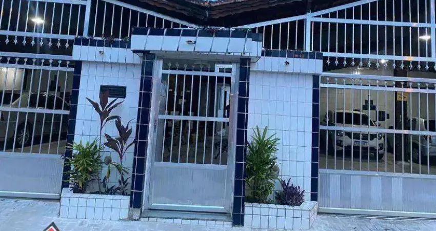 Casa de condomínio próxima à via expressa com 2 quartos à venda, 64 m² por R$ 233.000  Vila Antártica  Praia Grande/SP