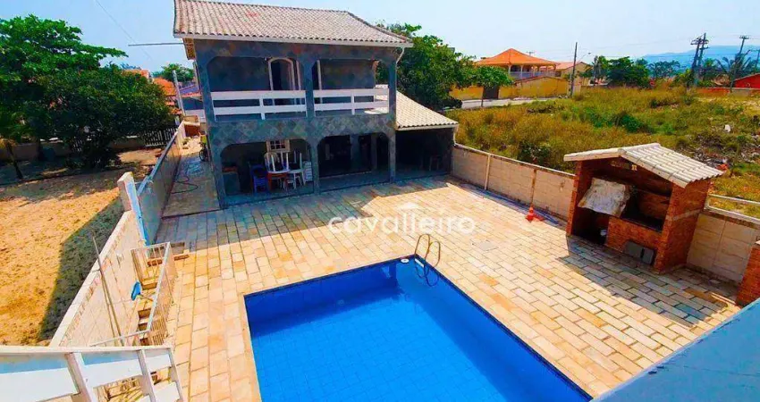 R$699.000 - casa na quadra da praia de cordeirinho - maricá - com 7 quartos, piscina e área gourmet!