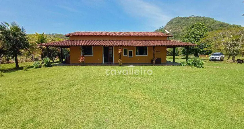 Sítio com 5 dormitórios e 5 suítes, com 9.935 m² por r$ 850.000 - ubatiba - maricá/rj