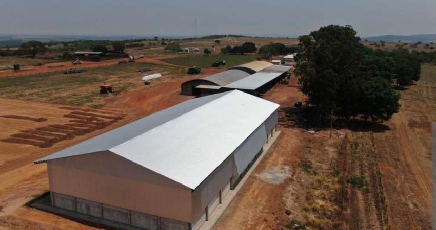FAZENDA DE DUPLA APTIDÃO COM 4.275 ALQUEIRES EM PARANATINGA-MT