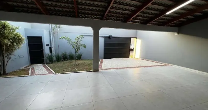 Casa com 3 quartos à venda na Rua Monte Carmelo, 155, Osvaldo Rezende, Uberlândia