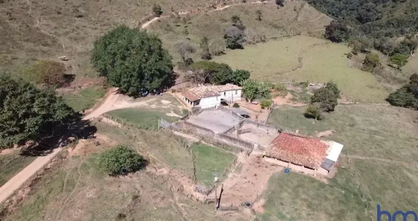 Fazenda com 56 alqueires paulistas em pecuária no município de capitólio-mg