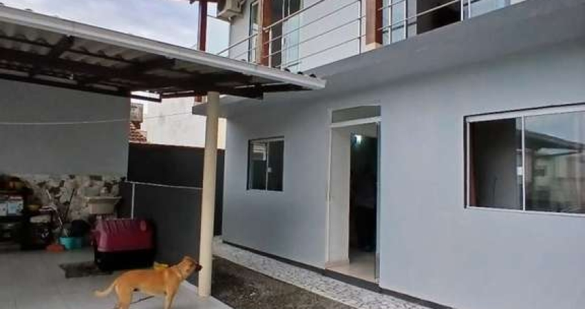Espetacular casa no Loteamento Lisboa em São José/SC