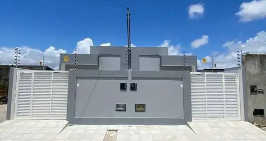 Casa Impecável em Gramame:100m² de Área Total, 2 Quartos e Ótimo Acabamento