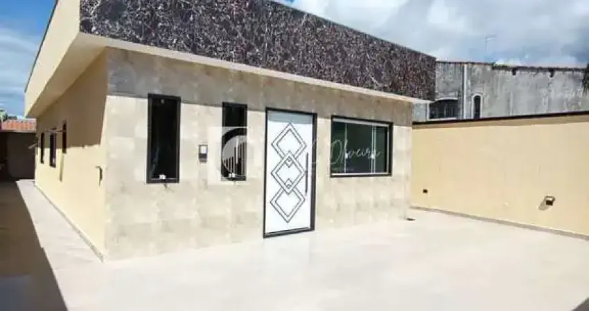 Casa Isolada com piscina 3 quartos, 1 suíte, Maracanã, PG