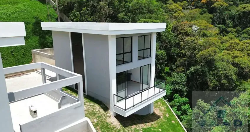 Casa para Venda em Teresópolis, Golfe, 2 dormitórios, 2 suítes, 2 vagas