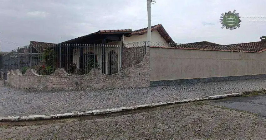 Casa Isolada com 3 dormitórios à venda, 149 m² por R$ 700.000 - Vilamar - Praia Grande/SP
