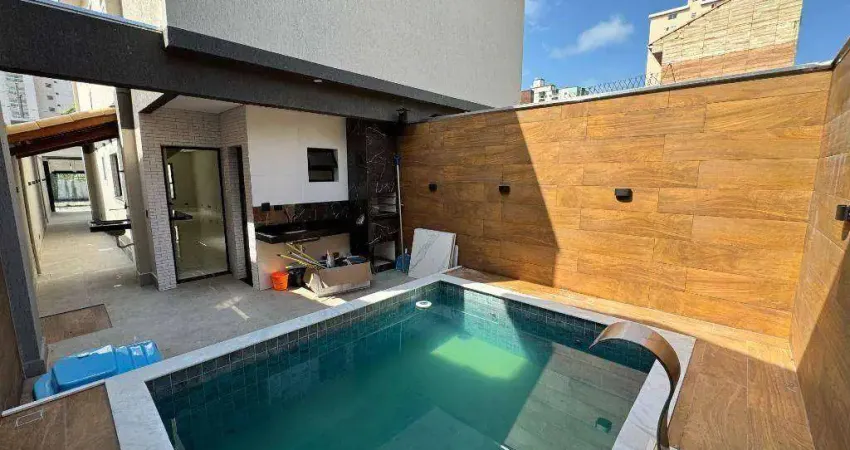 Casa com 3 dormitórios à venda, 140 m² por R$ 1.050.000,00 - Maracanã - Praia Grande/SP