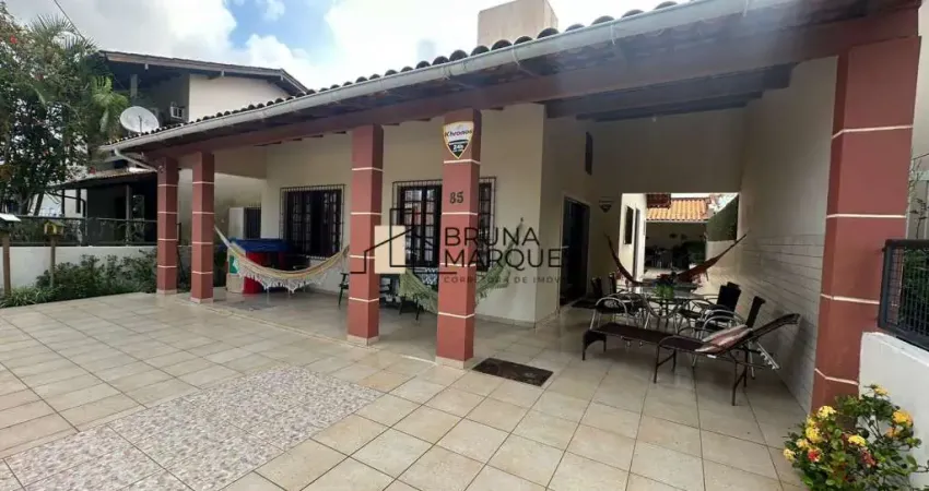 Casa com 3 quartos à venda na Praia da Cachoeira, 9, Cachoeira do Bom Jesus, Florianópolis