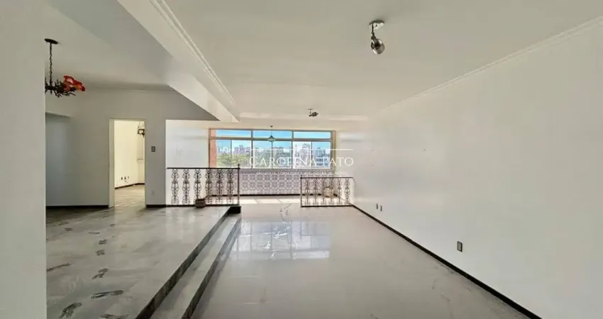 Excelente apartamento para reformar, em prédio passando por modernização