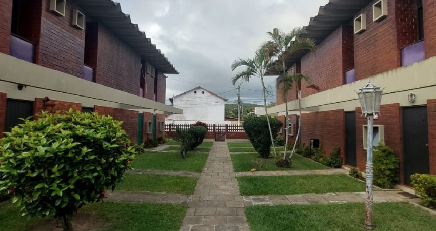 Casa em condomínio próximo ao canal