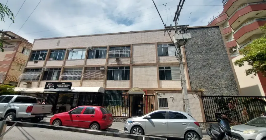 Apartamento conjugado reformado na quadra da praia do forte