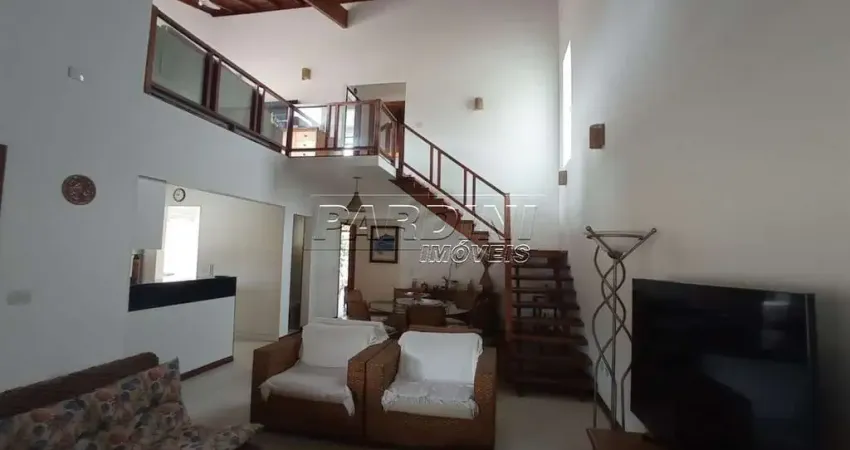 Excelente  casa com 4 suítes piscina e varanda gourmet na praia das Toninhas em Ubatuba!