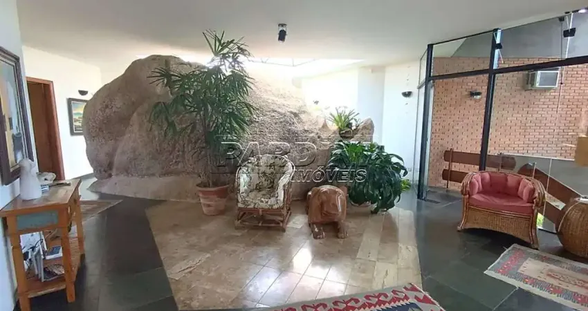 Excelente  casa com 4 suítes e vista para o mar no condomínio Ponta das Toninhas em Ubatuba!