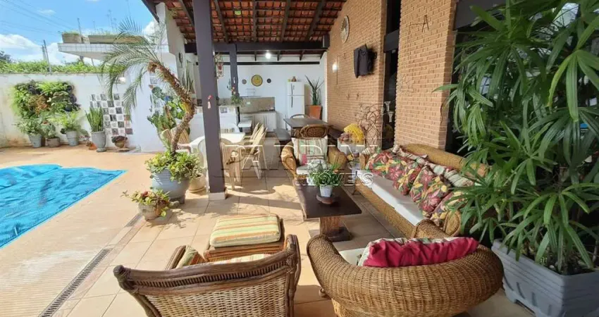 Ótima residência, pertinho do mar, com 3 dormitórios, piscina e varanda gourmet, na praia do lázaro em ubatuba!