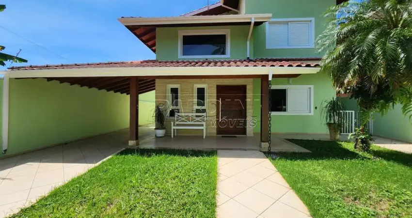 Agradável sobrado com 5 dormitórios e área gourmet na praia do itaguá em ubatuba!