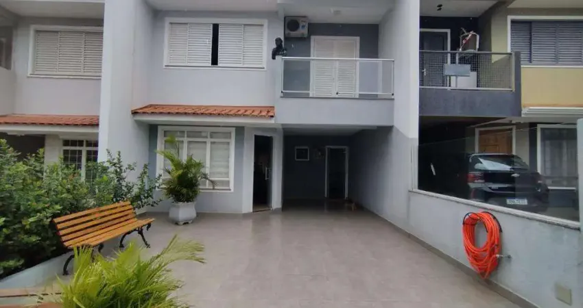 Sobrado com 170.26 m² e 3 Quartos à Venda na Vila Marumby - Maringá