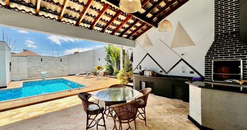 Sobrado à venda em Maringá, Jardim Iguaçu, com 3 quartos, com 255.3 m²