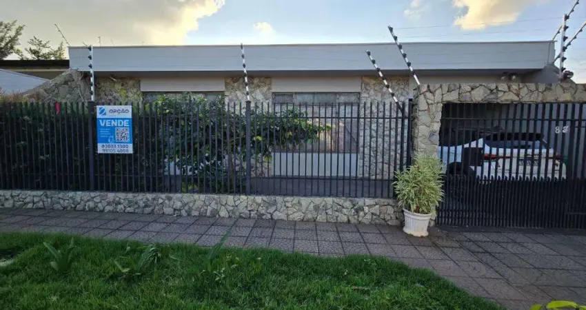 Casa à venda em Maringá, Parque Hortência, com 3 quartos, com 232 m²