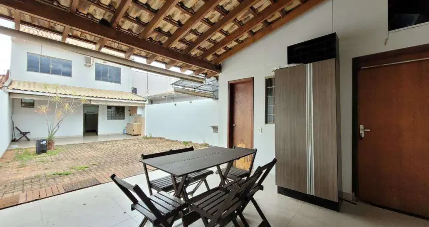 Casa para alugar em Maringá, Loteamento Madrid, com 3 quartos, com 138 m²